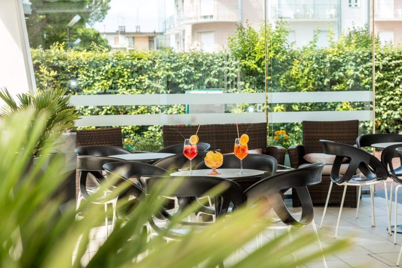 Hotel & Aparthotel Carinthia S Lido di Jesolo Dış mekan fotoğraf