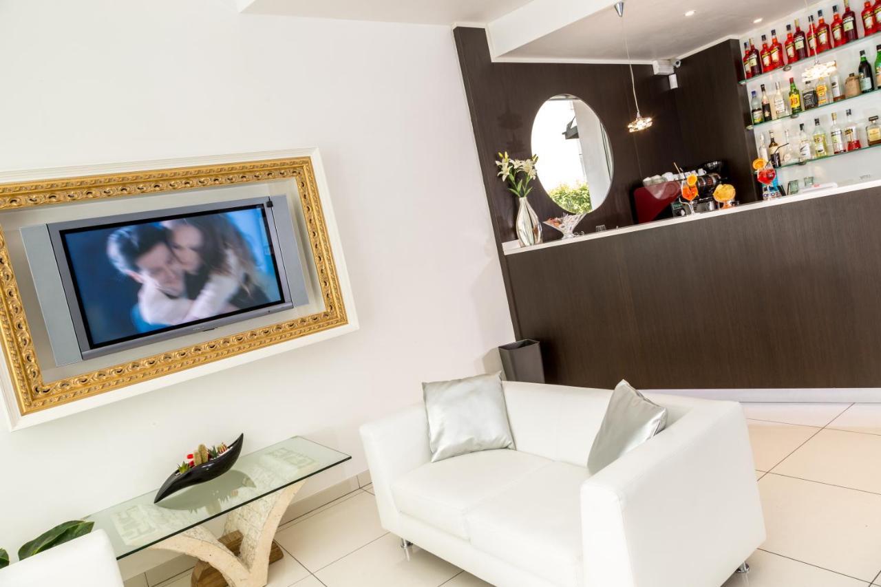 Hotel & Aparthotel Carinthia S Lido di Jesolo Dış mekan fotoğraf