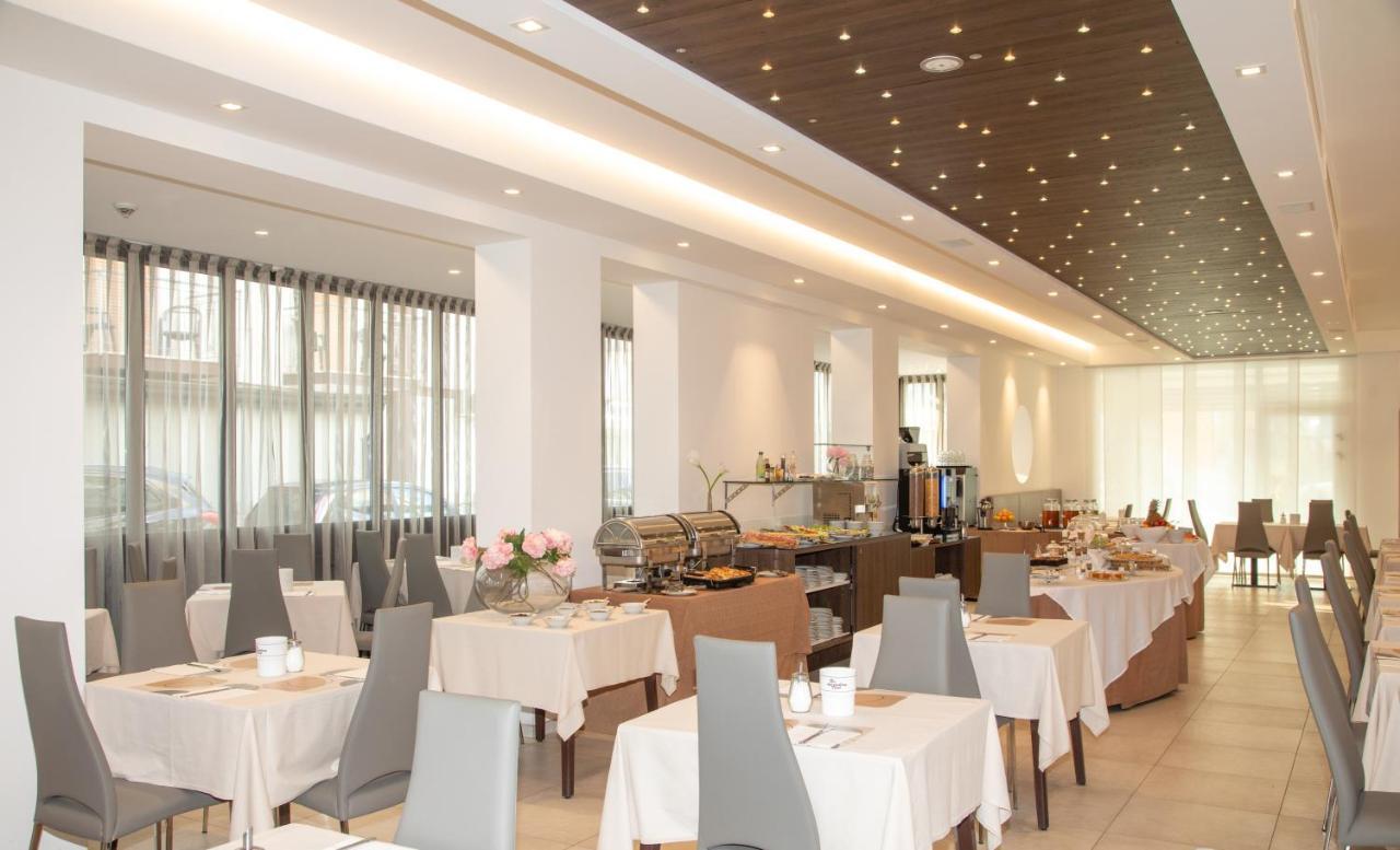 Hotel & Aparthotel Carinthia S Lido di Jesolo Dış mekan fotoğraf