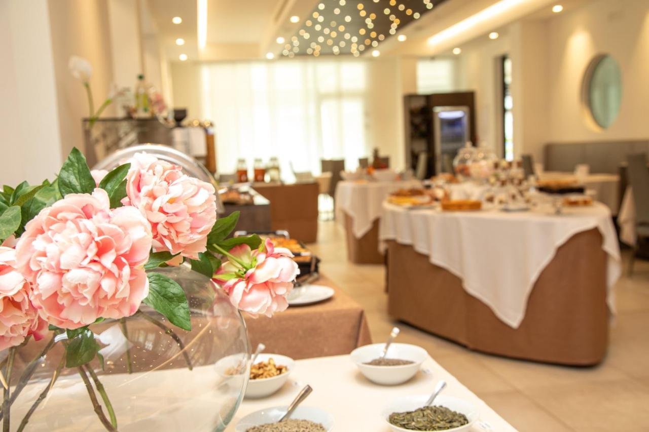 Hotel & Aparthotel Carinthia S Lido di Jesolo Dış mekan fotoğraf